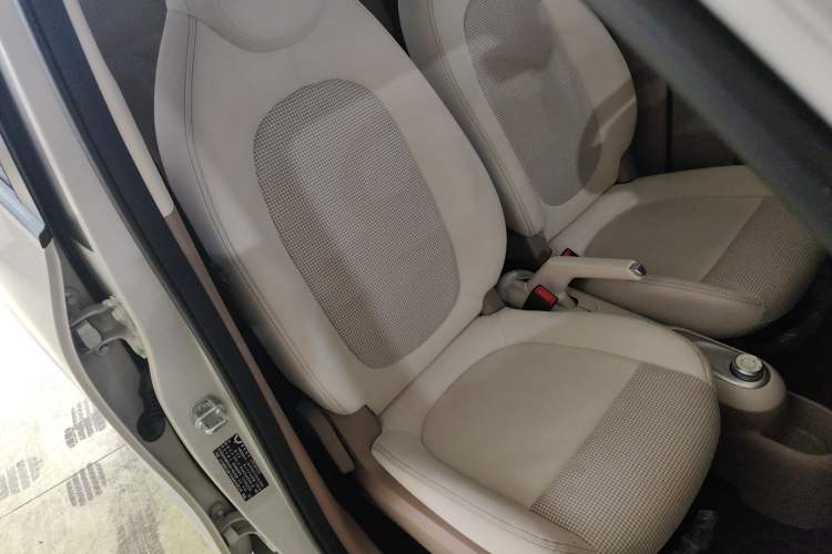 Used Wuling Hongguang MINIEV 2025 Four-Door Version Premium Edition Right Front Seat