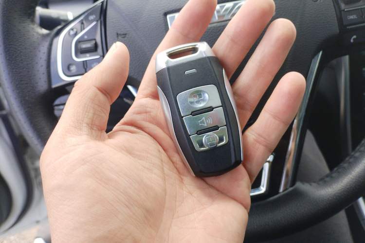 Used Haval H2 2017 Red-Label 1.5T Manual Two-Wheel-Drive Elite Model Vehicle Key