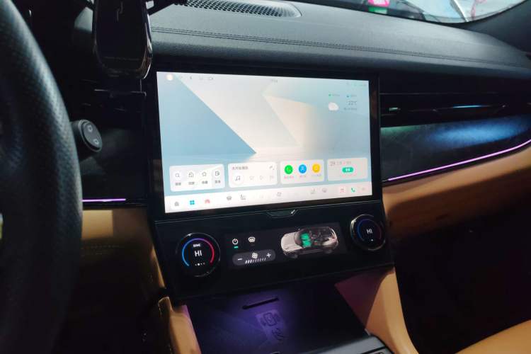 Used Lynk & Co 09 2021 2.0T Halo Six-Seater
