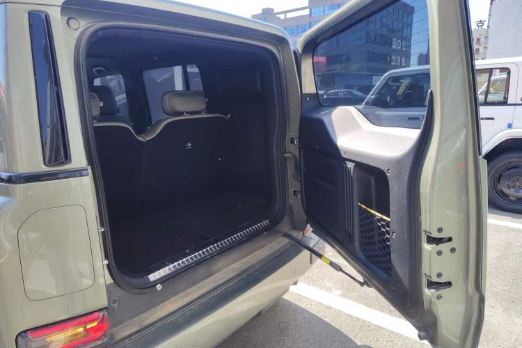 Used iCAR V23 2025 501 Four-Wheel Drive Intelligent Driving Version Trunk