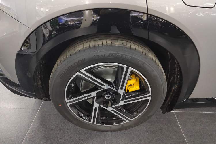 Used Xiaomi Auto YU7 2025 Ultra-Long Range All-Wheel Drive Pro Version