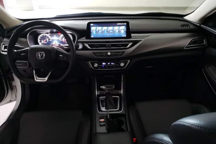 Used CHANGAN Ruicheng CC 2021 Blue Whale Edition 1.5T DCT Prestige Model
