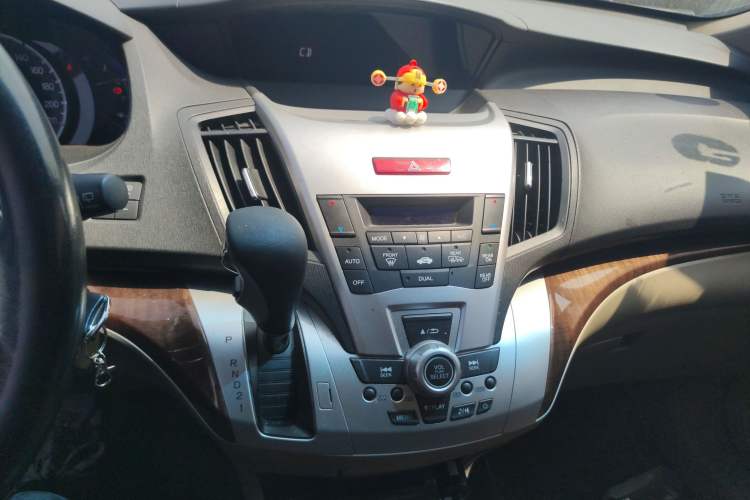 Used Honda Odyssey 2013 2.4L Luxury Edition Audio And AC Panel