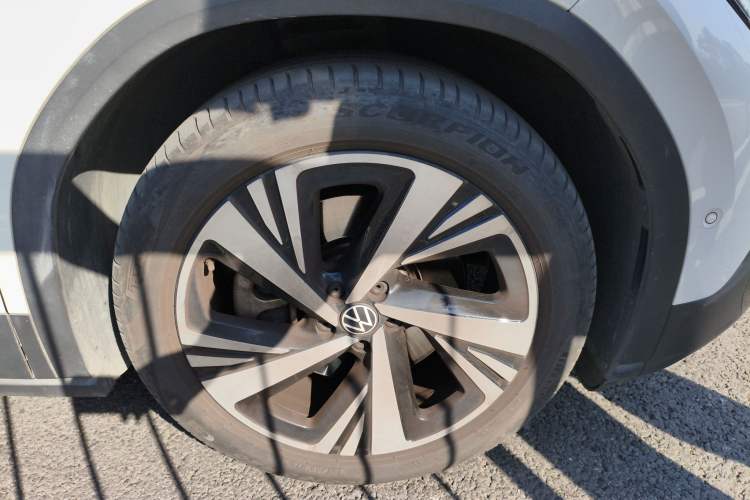 Used Volkswagen ID.6 CROZZ 2022 Long-Range PRO Edition
