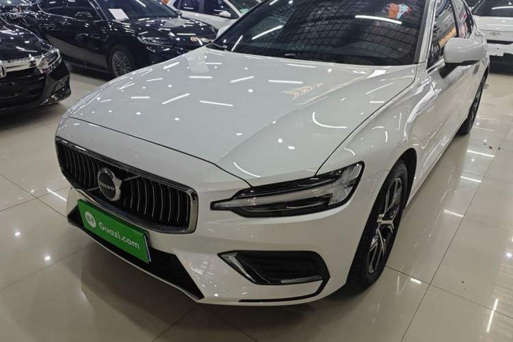 Used Volvo S60 2025 B4 Zhiyi Luxury Edition