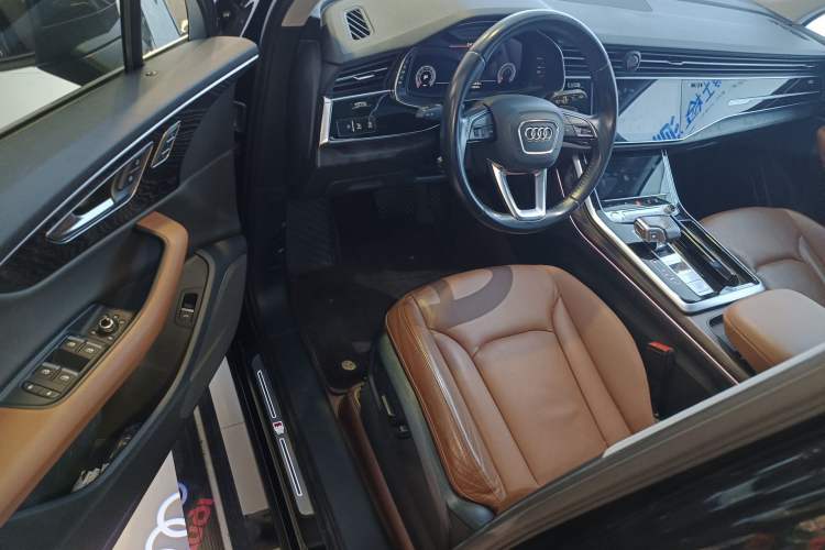 Used Audi Q7 2020 55 TFSI quattro S line sports model
