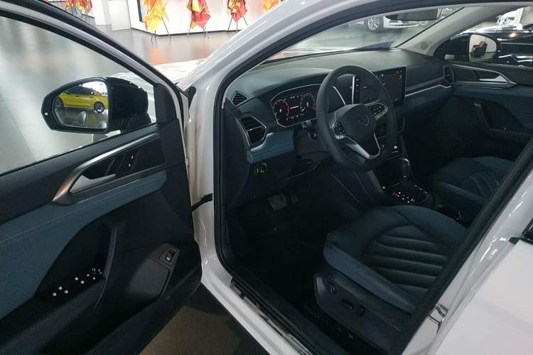 Used Volkswagen Tharu 2024 300TSI Two-Wheel-Drive Moon Luxury Edition