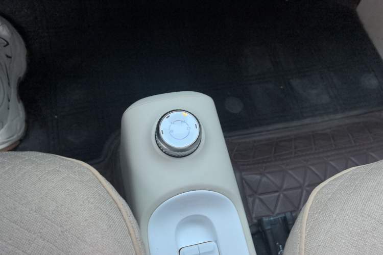 Used Wuling Hongguang MINIEV 2024 3rd Generation 215km Advanced Version
