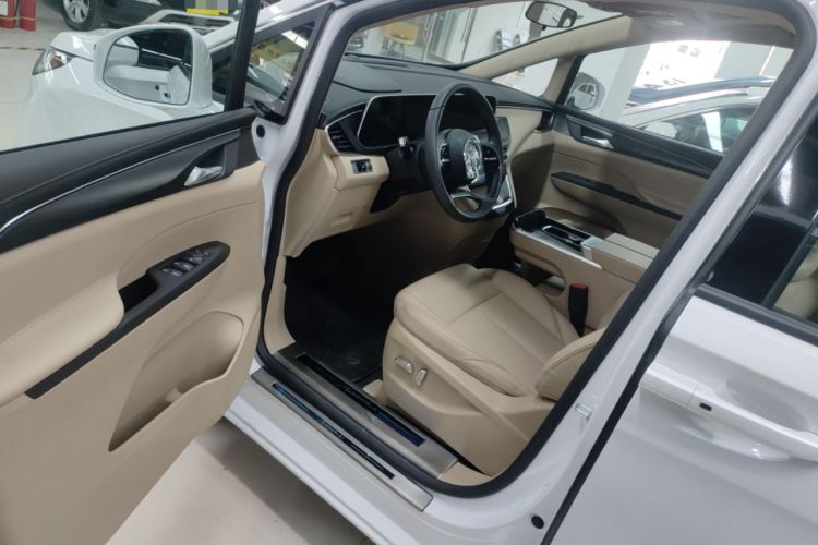 Used Buick GL8 2025 Model Land Cruiser Business Class Comfort DG Edition
