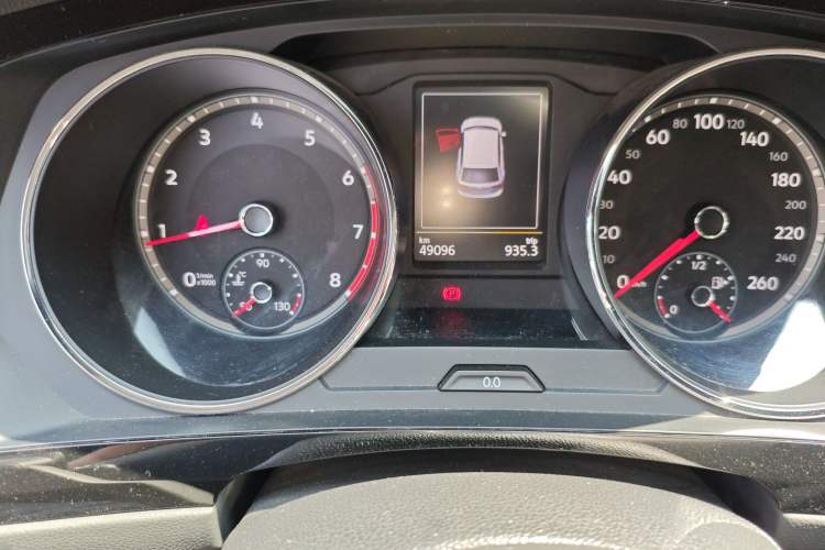 Used Volkswagen Tiguan L 2018 330TSI Automatic Two-Wheel Drive Comfort Edition Odometer Close Up