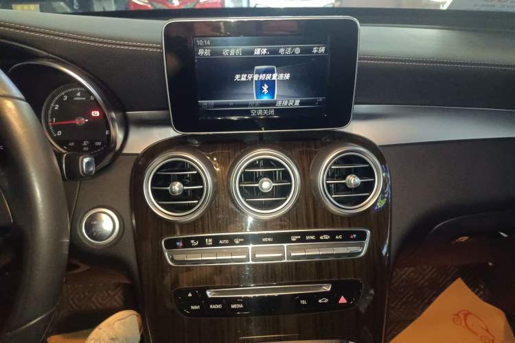 Used Mercedes-Benz GLC 2018 Facelift GLC 260 4MATIC Luxury Edition
