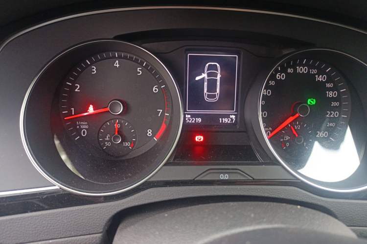 Used Volkswagen FAW-Volkswagen CC 2019 330TSI Huayan Edition China VI Odometer Close Up