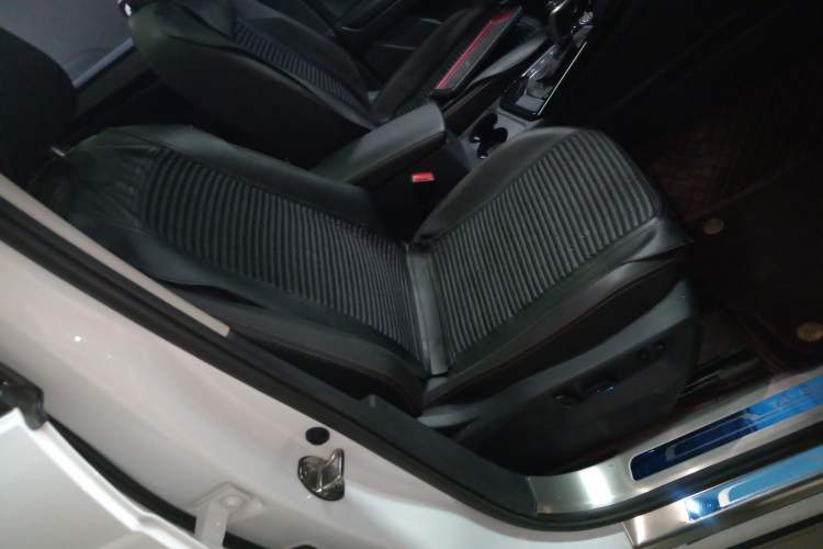 Used Volkswagen Tayron 2022 280TSI Two-Wheel Drive Luxury Smart Connectivity Version
