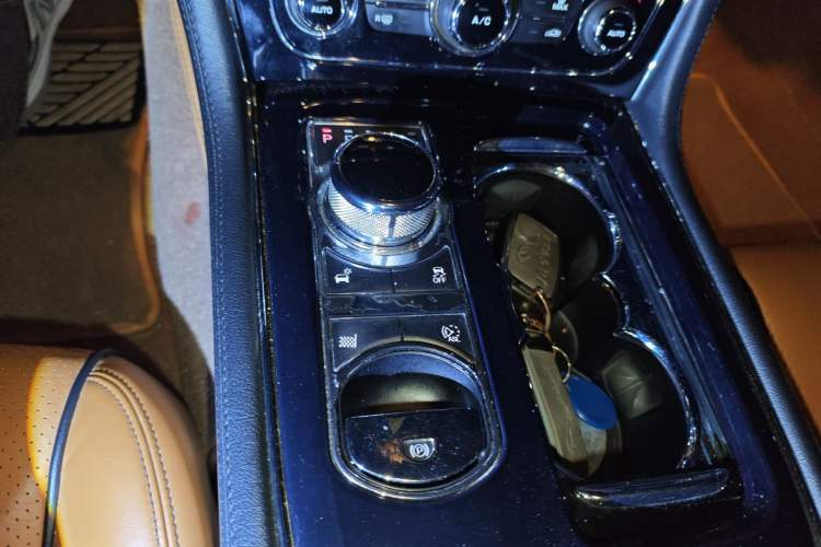 Used Jaguar XJ 2014 XJL 3.0 SC Four-Wheel Drive Panoramic Business Edition
