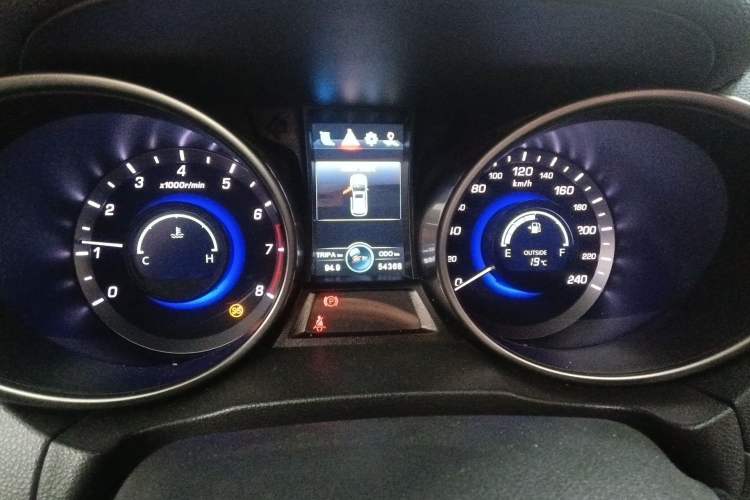 Used CHANGAN CS75 2017 Shangkui Edition 1.5T Manual Fengxiang Model Instrument Cluster