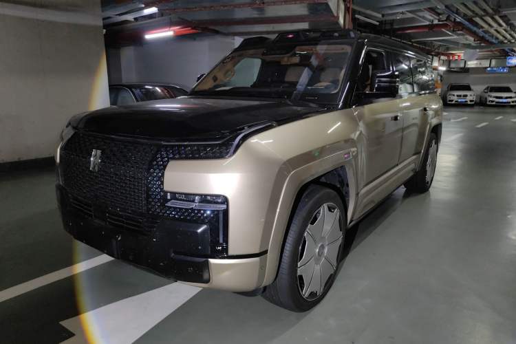 Used Yangwang U8 2025 Model U8L DingShi Edition