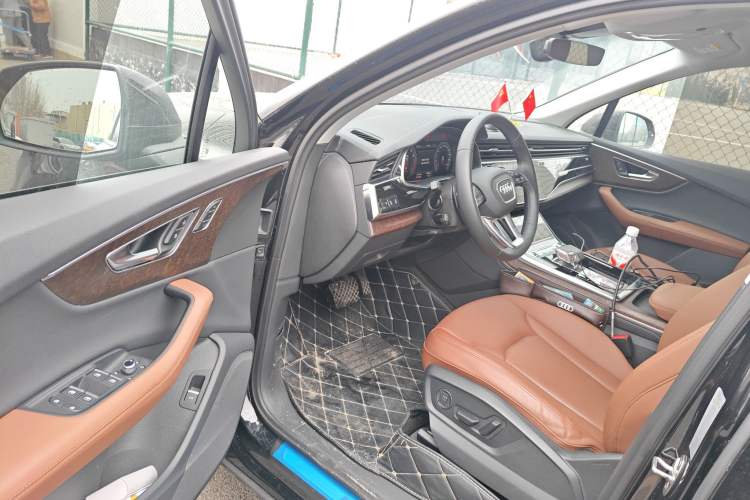 Used Audi Q7 2023 45 TFSI quattro S line Sport model