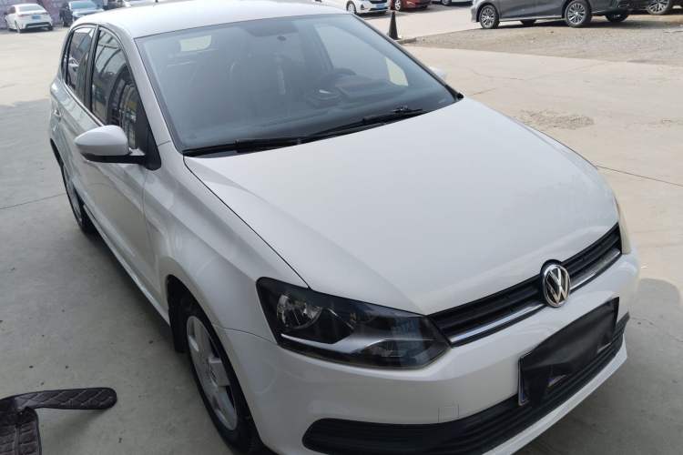 Used Volkswagen Polo 2014 1.4L Manual Fashion Edition Front Right 45 Deg