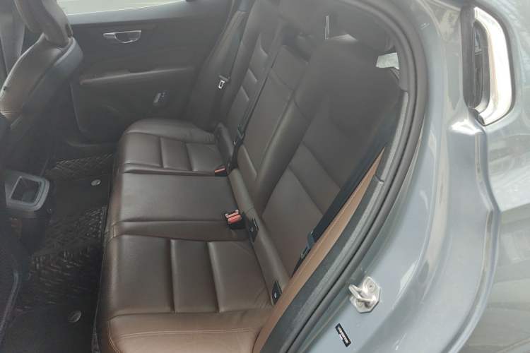 Used Volvo S60 2022 B4 Zhiyi Luxury Edition
