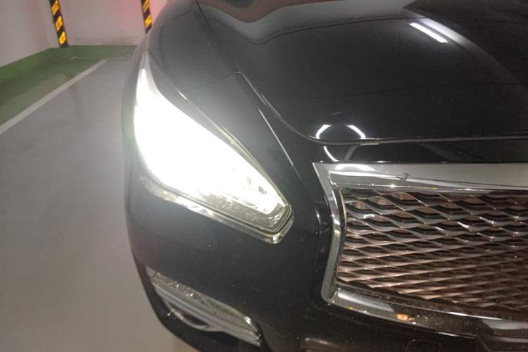 Used Infiniti Q70 2015 Q70L 2.5L Elite Edition Right Front Headlight