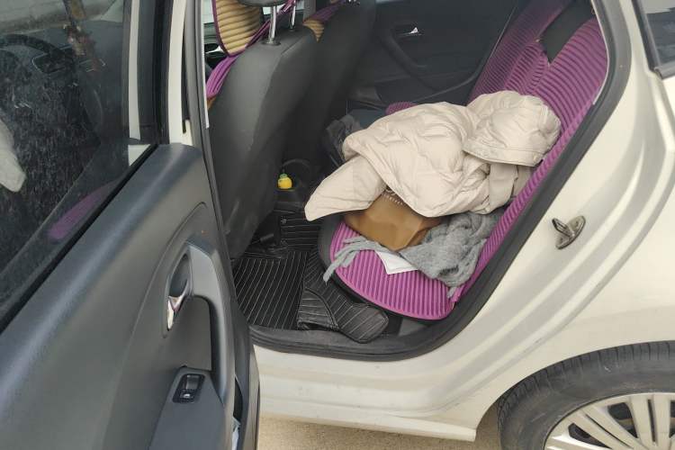 Used Volkswagen Polo 2016 1.6L Automatic Comfort Model
