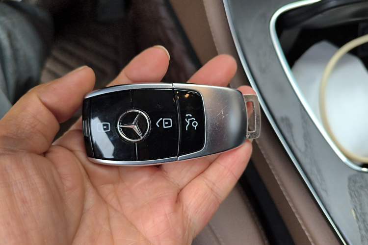 Used Mercedes-Benz E-Class 2019 E 260 L Sport Edition Vehicle Key