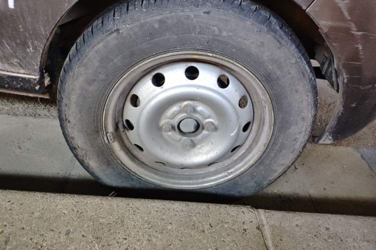 Used Jinbei Hiace X30 2013 1.3L Standard Version
