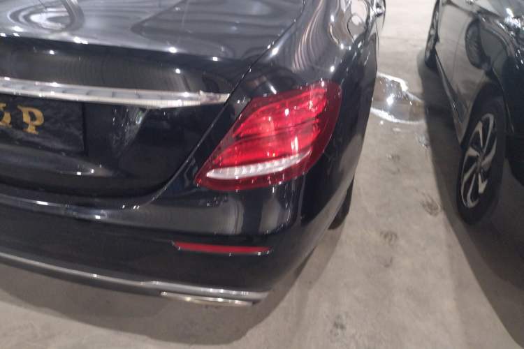 Used Mercedes-Benz E-Class 2019 Facelifted E 300 L Stylish Version Right Rear Taillight