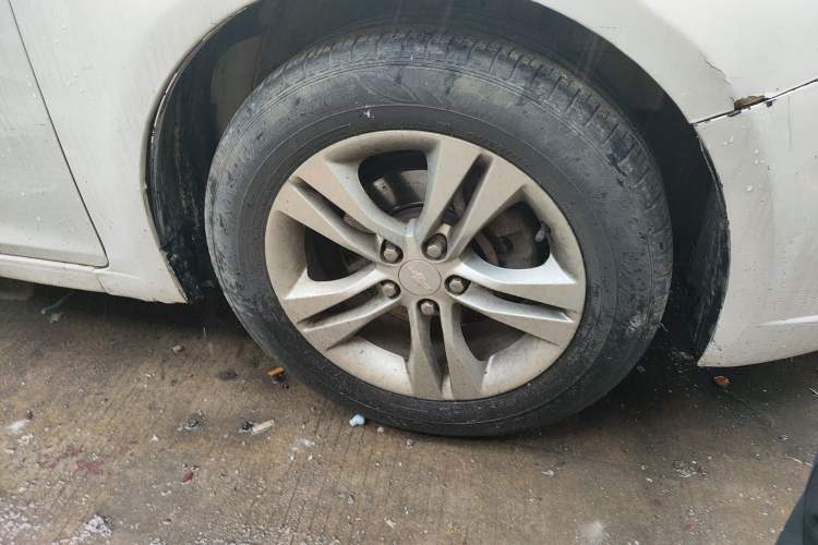 Used Chevrolet Cruze 2015 1.5L Classic SE MT Right Front Wheel Hub