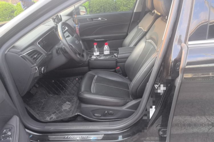 Used Ford Taurus 2015 EcoBoost 245 Luxury Model Left Front Seat