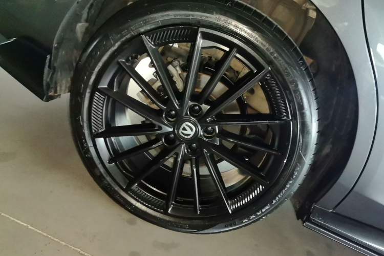 Used CHANGAN UNI-V 2023 1.5T Sport Edition Right Rear Wheel Hub