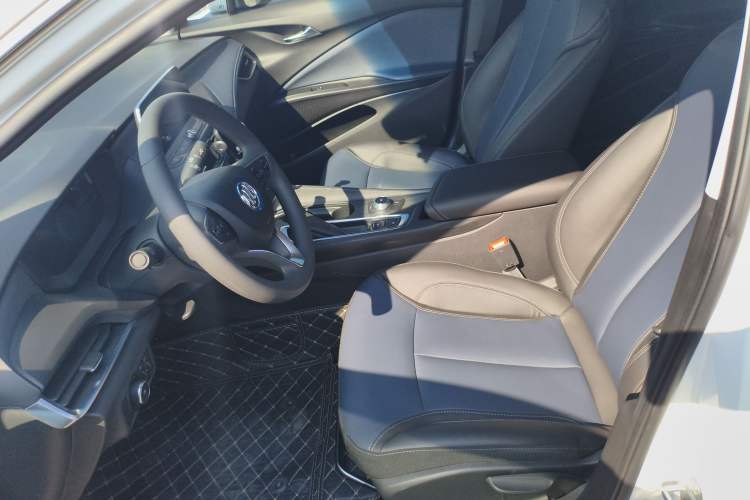 Used Buick Velite 6 2023 430km Range Commuter Version
