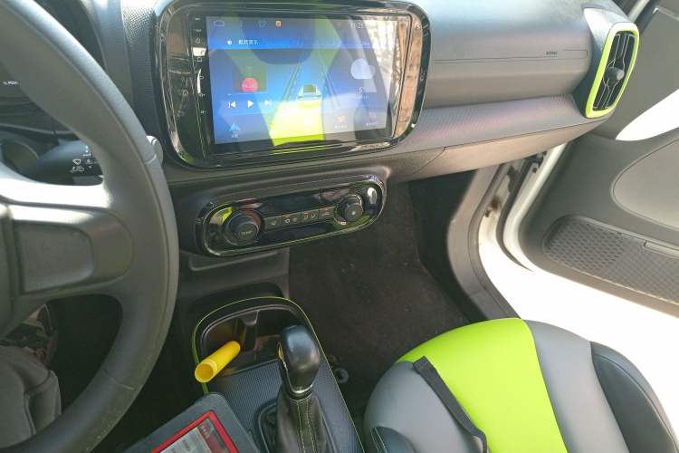 Used Roewe Clever 2021 302 km New Four-Seater Super-Efficient Version