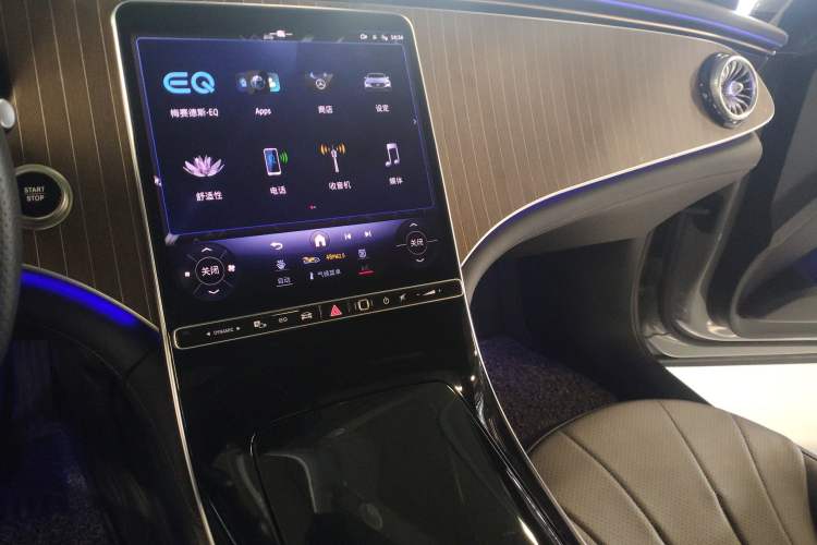 Used Mercedes-Benz EQE 2022 350 Luxury Edition Audio And AC Panel