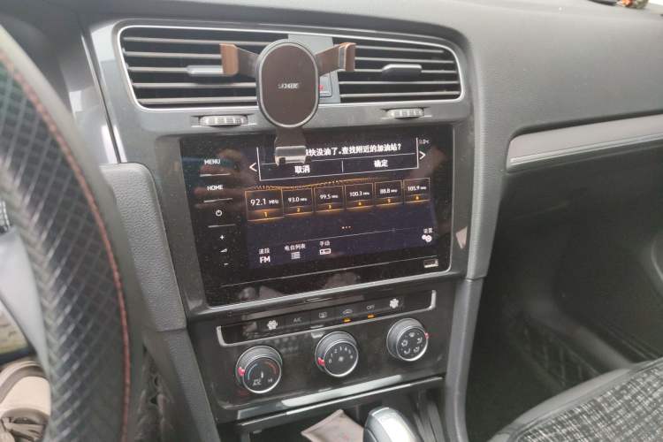 Used Volkswagen Golf 2020 Zhiai Edition 200TSI DSG Comfort Model Audio And AC Panel