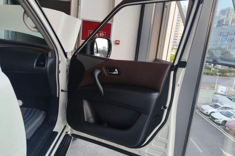 Used Nissan Patrol (Parallel Import) 2018 4.0L Automatic 7-Seater Middle East Version
