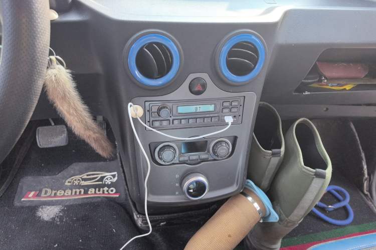 Used Foton Intelligent Blue Elf E7 2024 Facelifted All-Electric Van Flat Roof 2 Seats CATL 46.36 kWh
