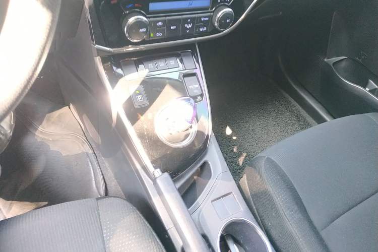 Used Toyota Corolla 2016 Dual-Engine 1.8L E-CVT Pioneer Edition