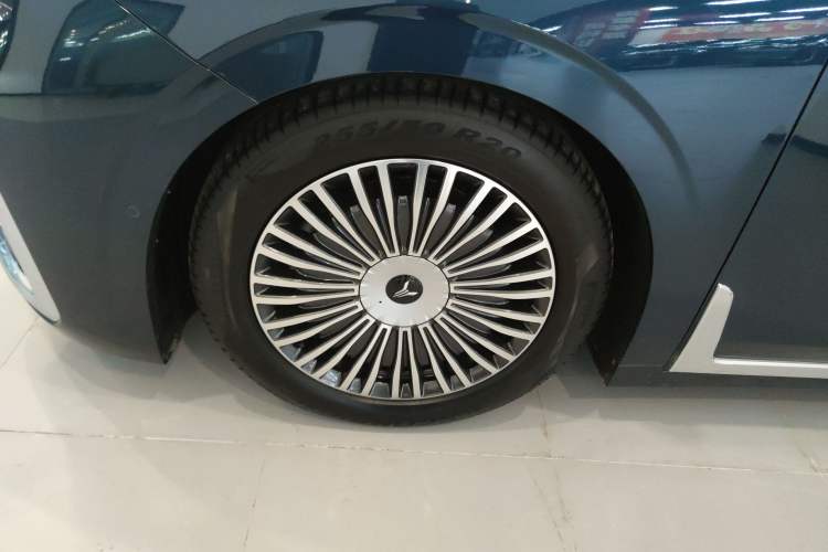 Used VOYAH Dream 2025 PHEV Four-Wheel-Drive Flagship Kunpeng Edition