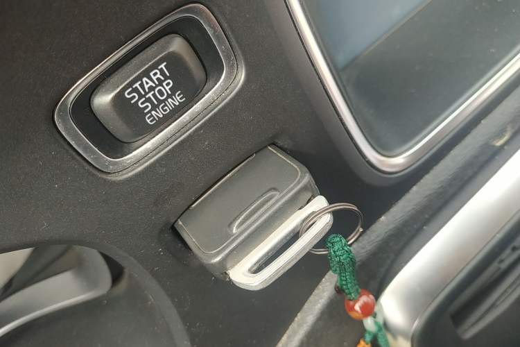 Used Volvo V40 2013 2.0T Zhiya Edition