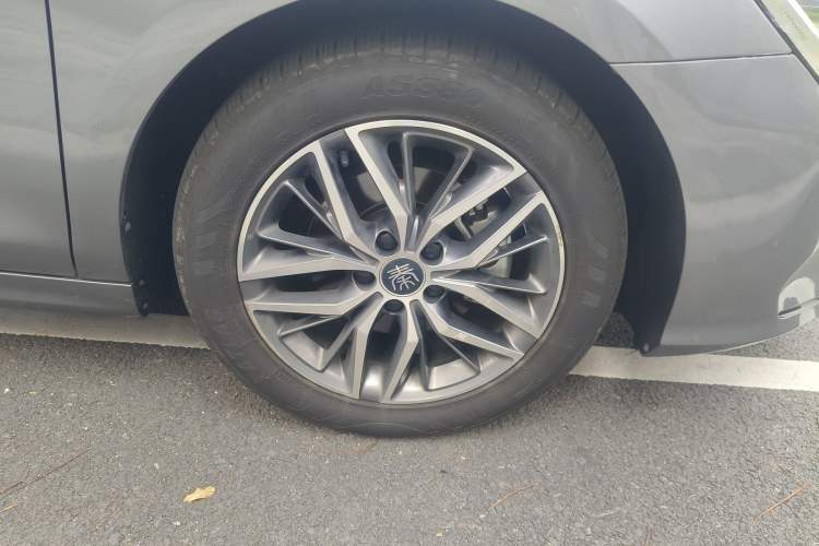 Used BYD Qin PLUS 2023 Champion Edition DM-i 55KM Superior Model Right Front Wheel Hub