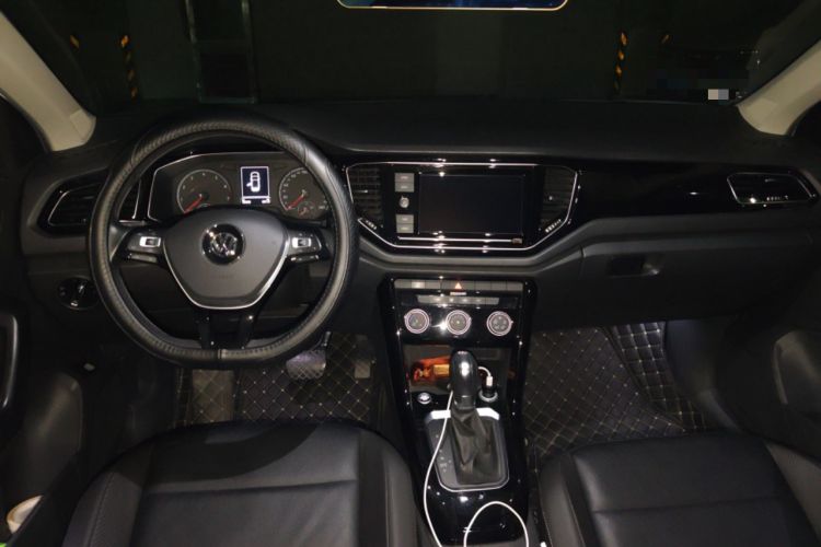 Used Volkswagen T-ROC 2019 280TSI DSG Two-Wheel Drive Comfort Version China VI Standard
