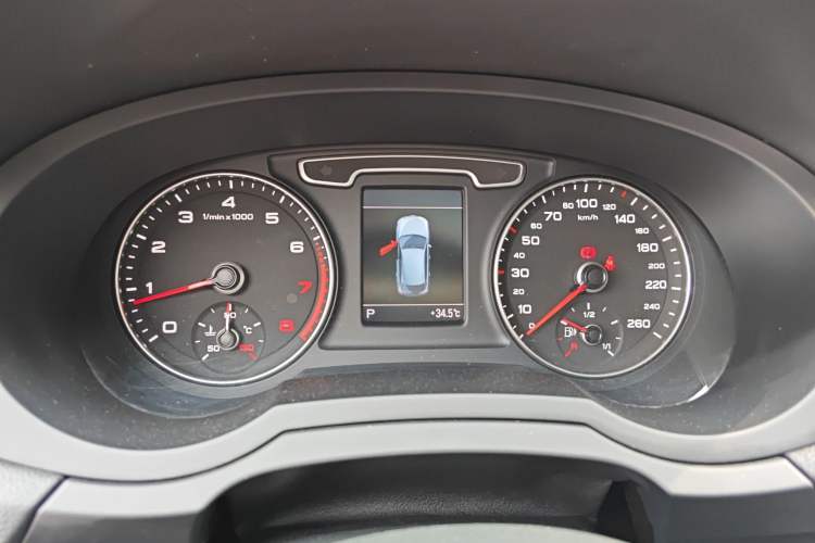 Used Audi Q3 2013 35 TFSI quattro Technology Edition Instrument Cluster