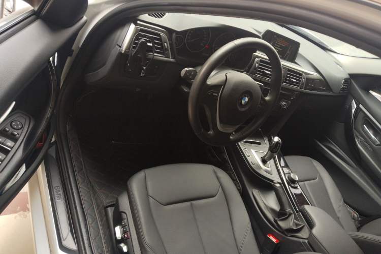 Used BMW 3 Series 2017 320Li Fashion Model
