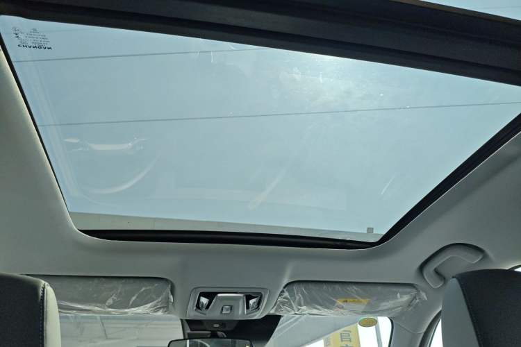 Used CHANGAN UNI-Z New Energy 2025 Model, Smart New Blue Whale 125km Ultra-Strong Version Headliner