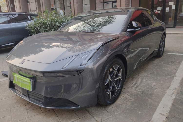 Used Lynk & Co Z10 2025 95 kWh 766 km Range Rear-Wheel Drive Max