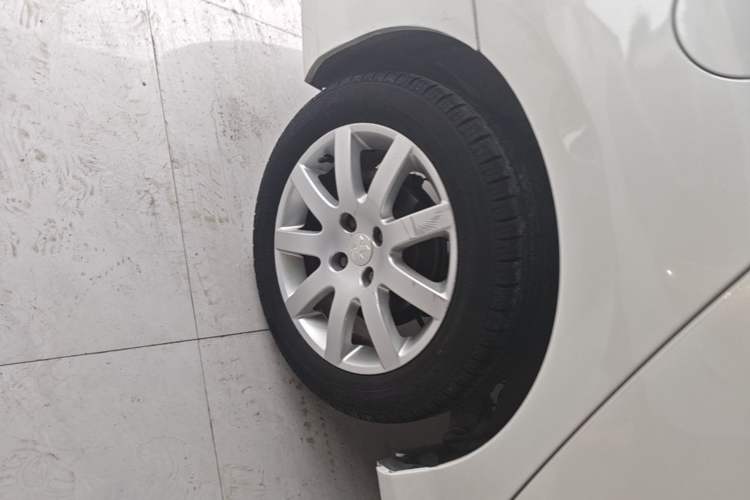 Used Peugeot 308 2014 Enjoy Edition Classic 1.6L Automatic Premium Model
