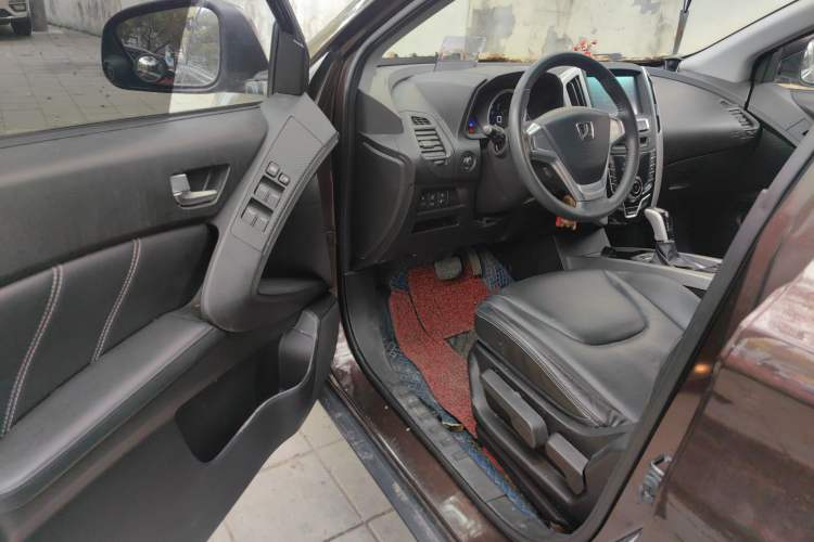 Used Luxgen U6 SUV 2015 1.8T Fashion Edition Driver Seat