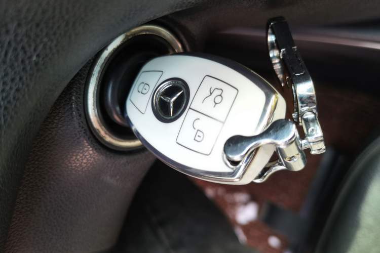 Used Mercedes-Benz M-Class 2008 ML 350 4MATIC Luxury Model Vehicle Key