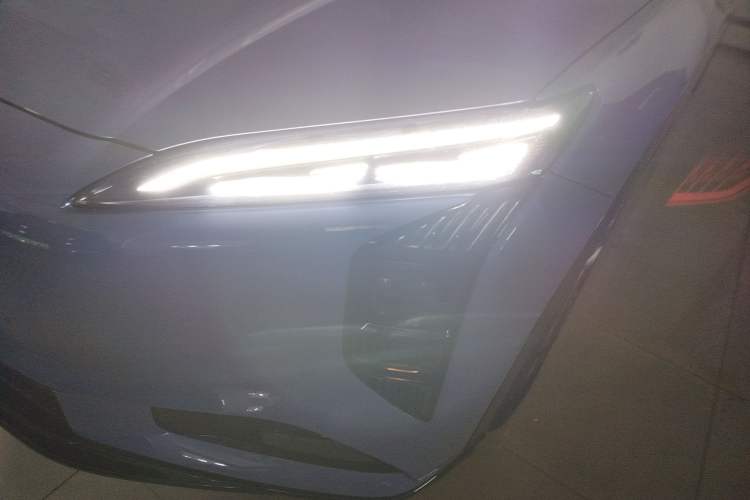 Used Hongqi Tiangong 08 2025 680 Ultra Four-Wheel-Drive Version Left Front Headlight